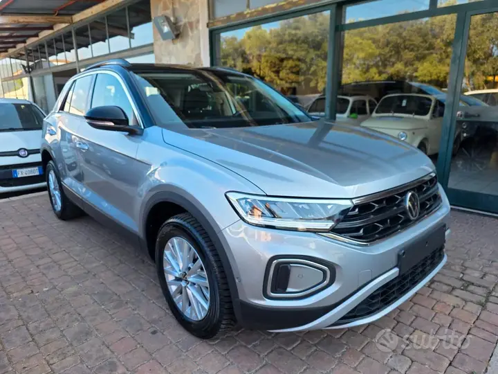 Volkswagen T-Roc 2023 photo 3