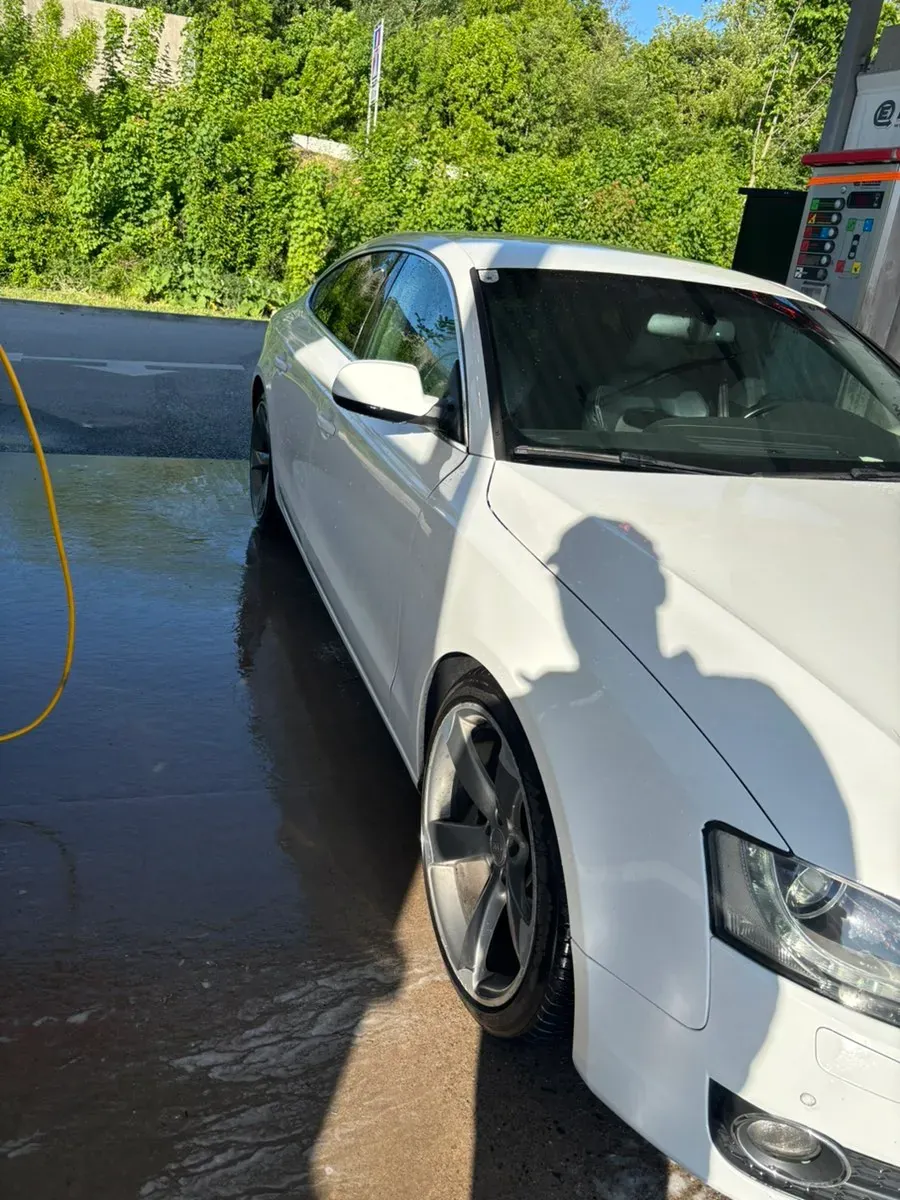 Audi A5 2011 photo 2