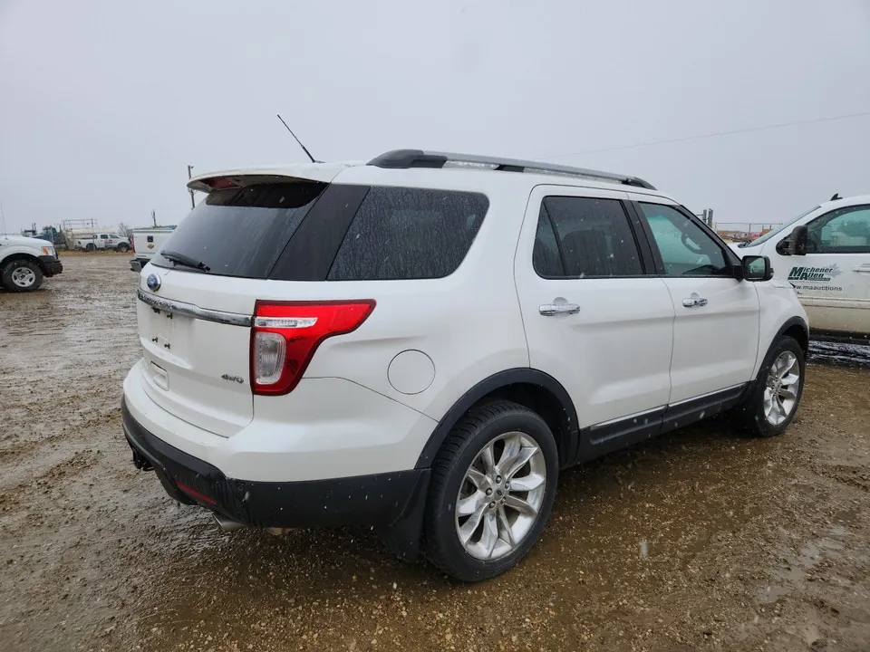 Ford Explorer 2011 photo 4