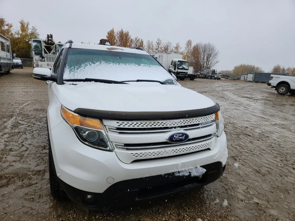 Ford Explorer 2011 photo 2