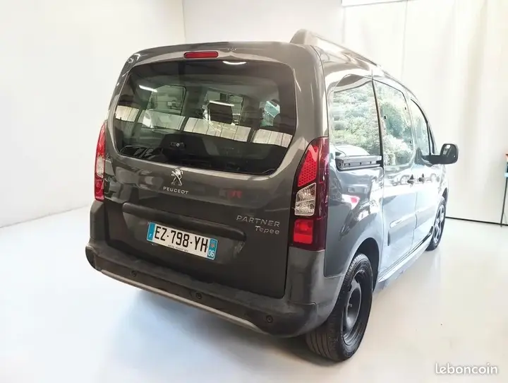 Peugeot Partner Tepee 2018 photo 2