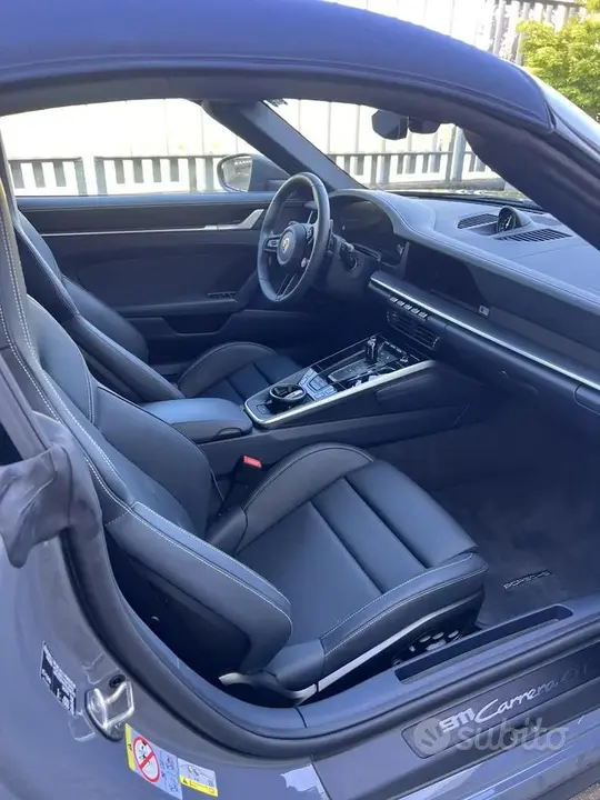 Porsche 911 2025 photo 4