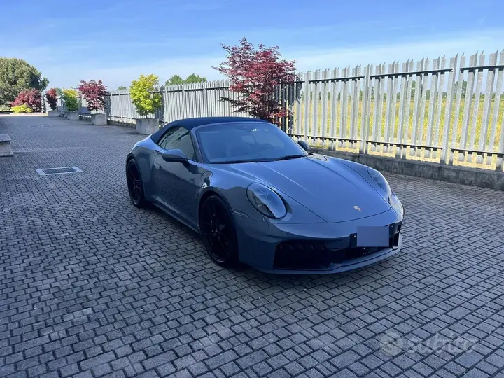 Porsche 911 2025 photo 2