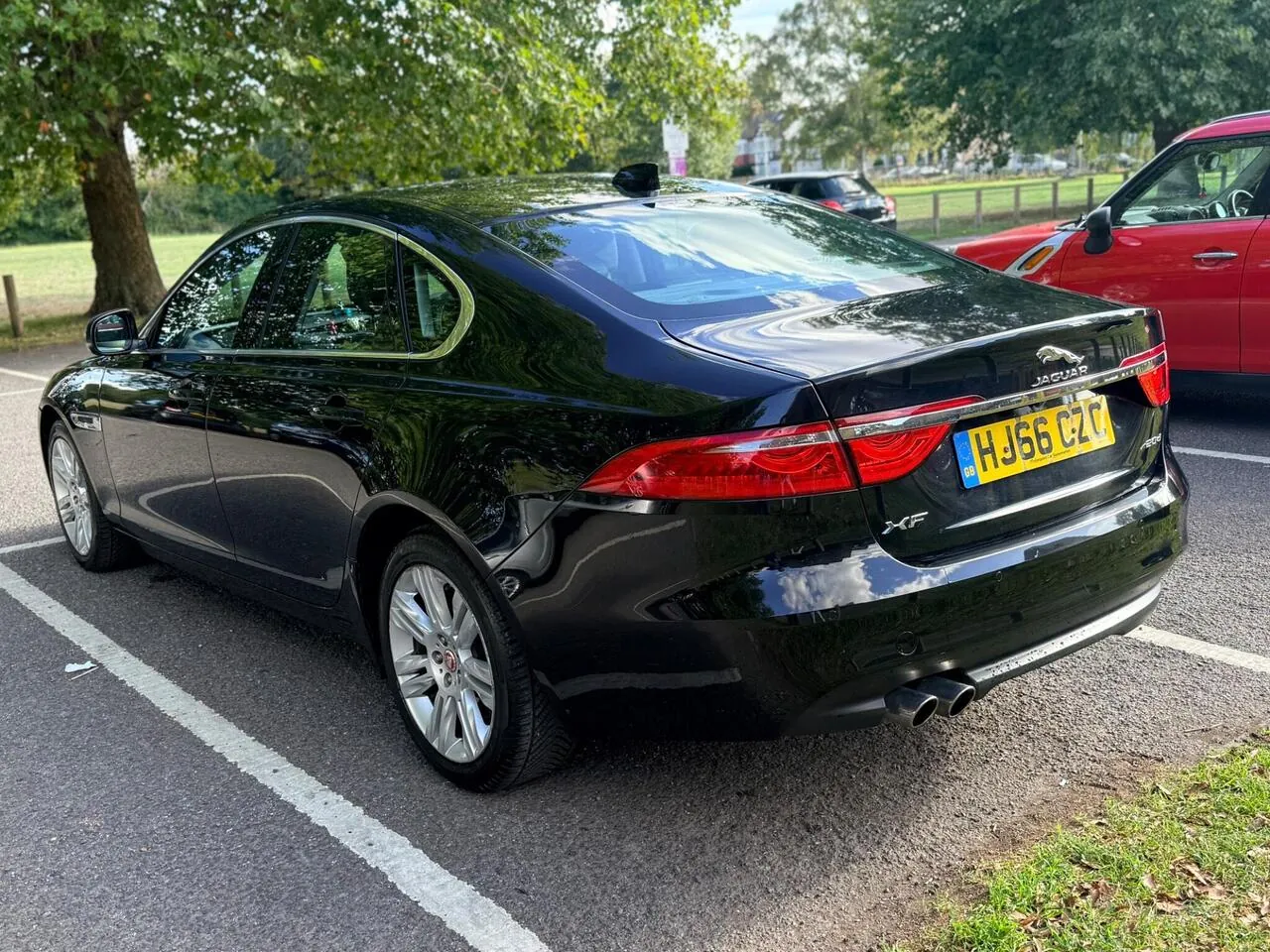 Jaguar Xf 2016 photo 2