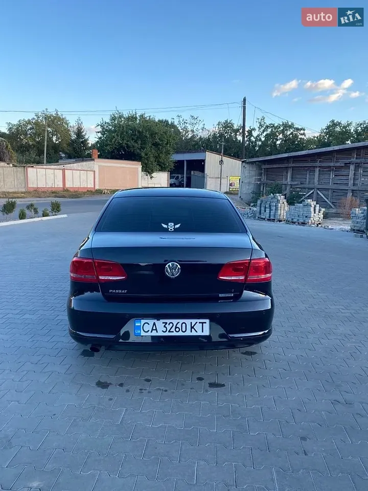Volkswagen Passat 2010 photo 2