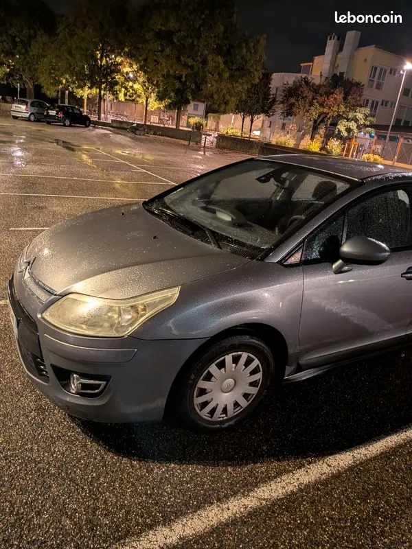 Citroen C4 2010 photo 3