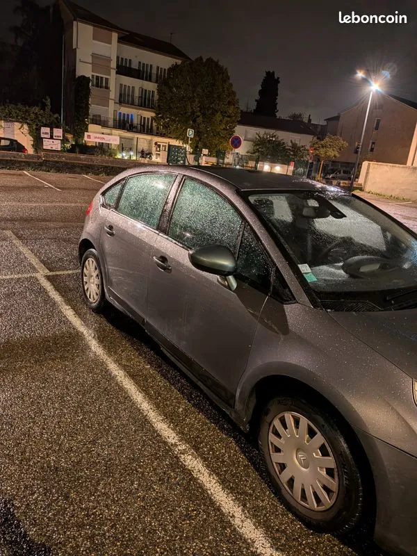 Citroen C4 2010 photo 2