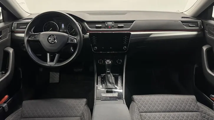 Skoda Superb 2019 photo 3