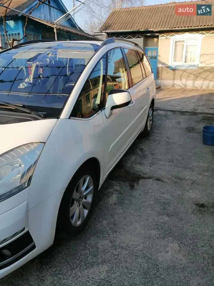 Citroen Grand C4 Picasso 2010 photo 3