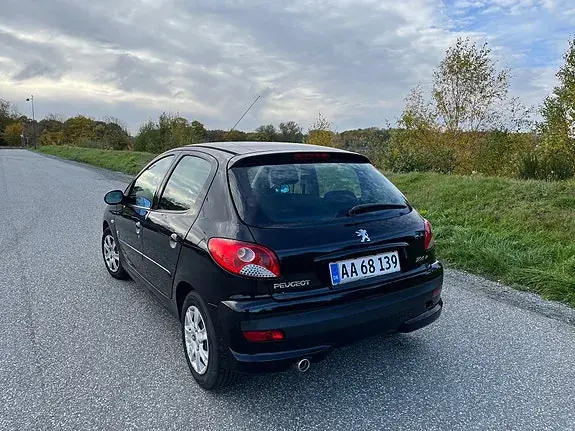 Peugeot 206 2007 photo 4