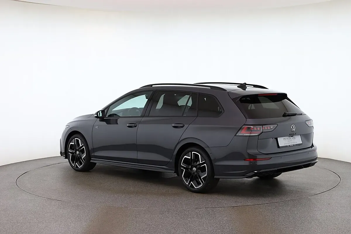 Volkswagen Golf 2026 photo 2