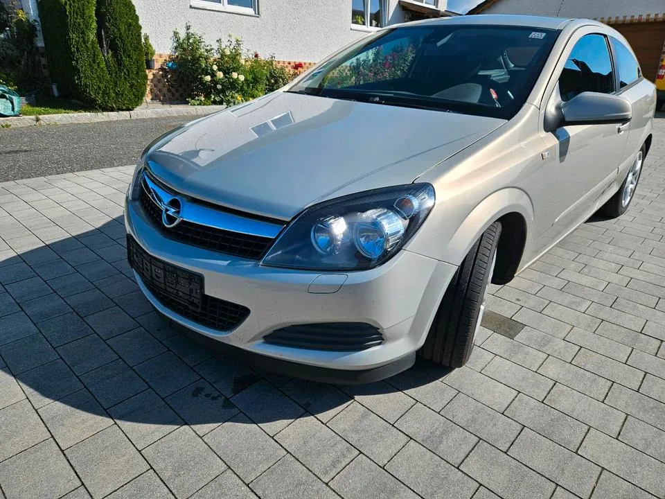Opel Astra Gtc