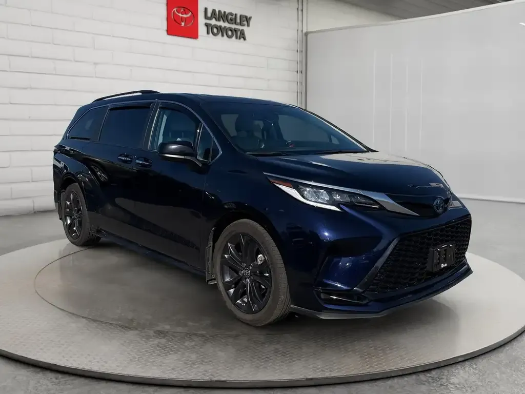 Toyota Sienna 2023 photo 3