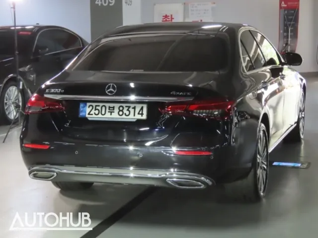 Mercedes-Benz E-Class 2023 photo 3