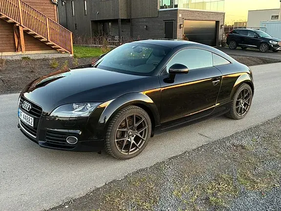 Audi Tt 2011 photo 4
