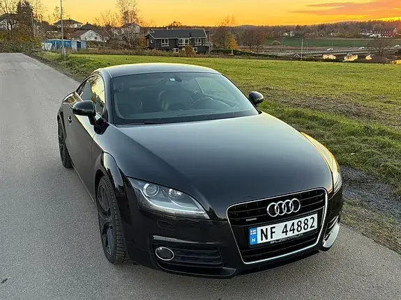 Audi Tt 2011 photo 2