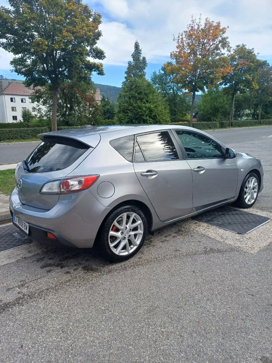 Mazda Mazda3 2010 photo 3