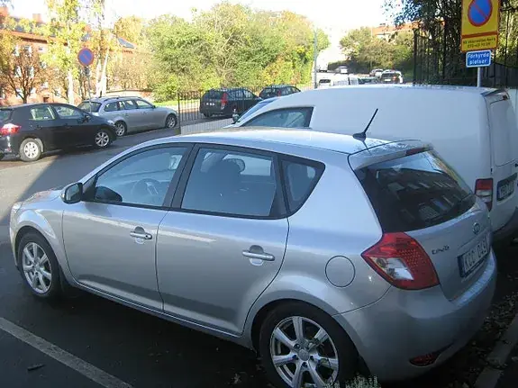Kia Ceed 2010 photo 3
