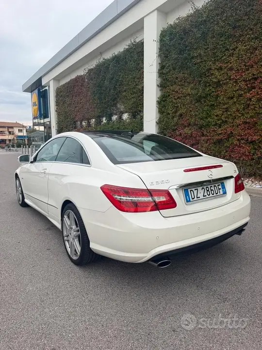 Mercedes-Benz E 350 2009 photo 4