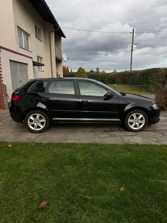 Audi A3 Sportback 2010 photo 2