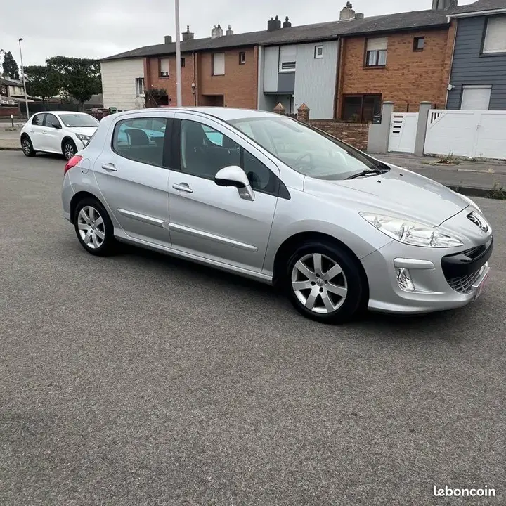 Peugeot 308 2011 photo 3