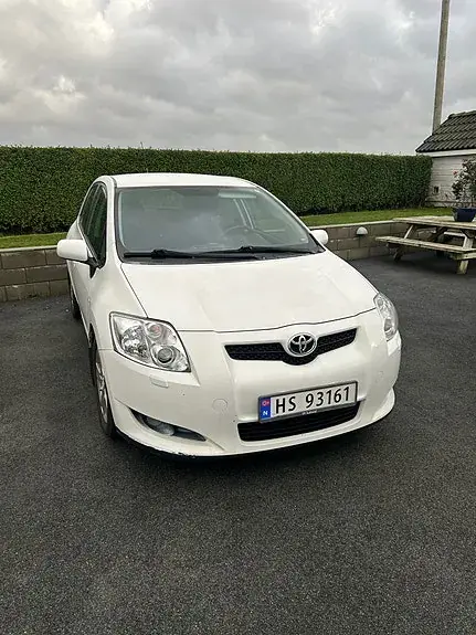 Toyota Auris 2007 photo 2