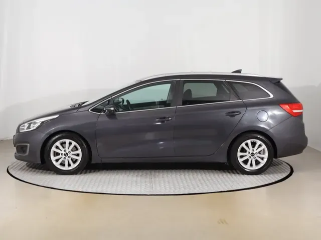 Kia Ceed Sw 2017 photo 2