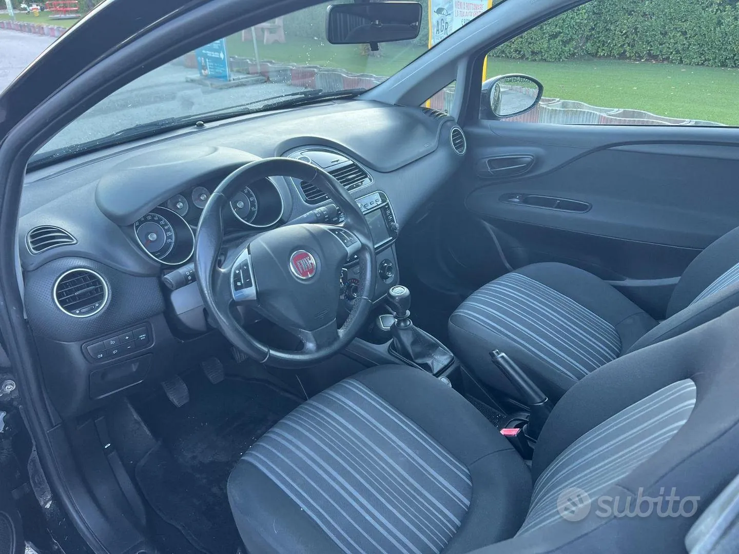 Fiat Punto 2012 photo 4