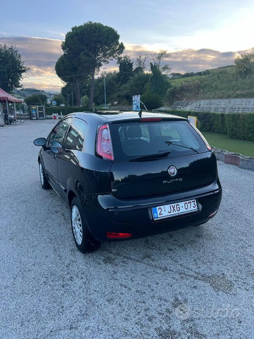 Fiat Punto 2012 photo 3