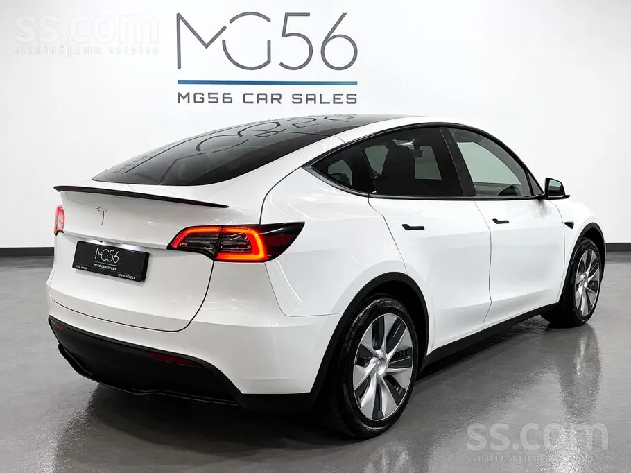 Tesla Model Y 2023 photo 5