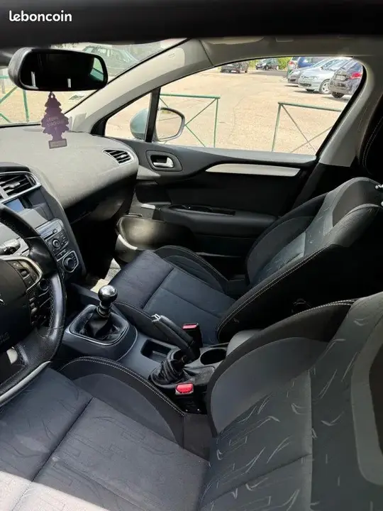 Citroen C4 2011 photo 3