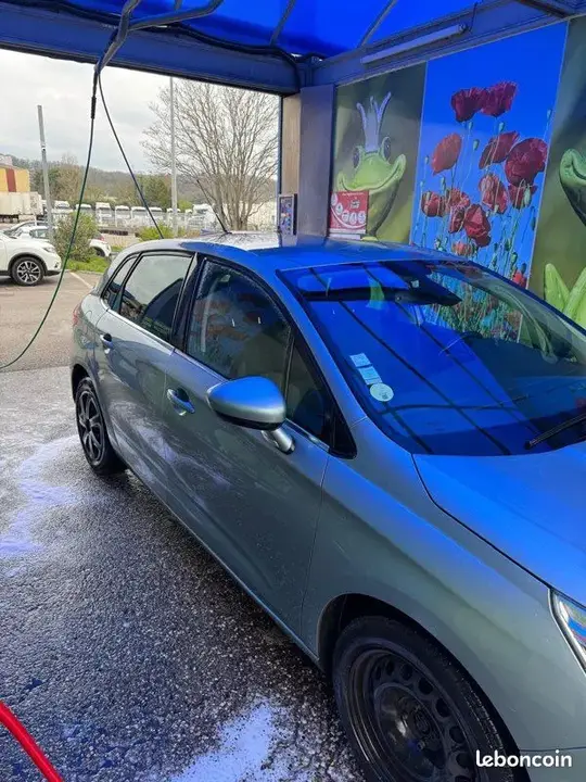 Citroen C4 2011 photo 2