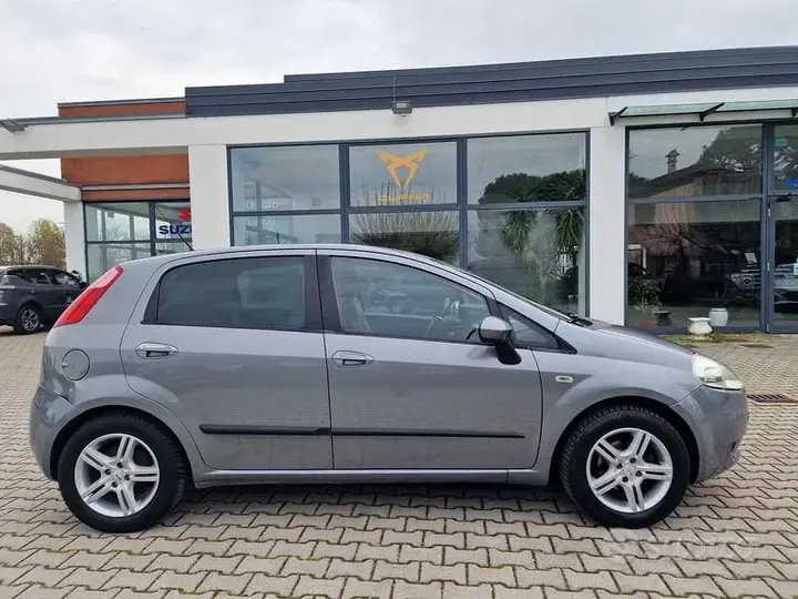 Fiat Grande Punto 2006 photo 4