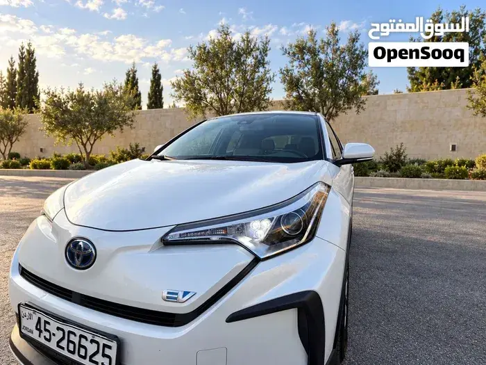 Toyota C-Hr 2022 photo 2