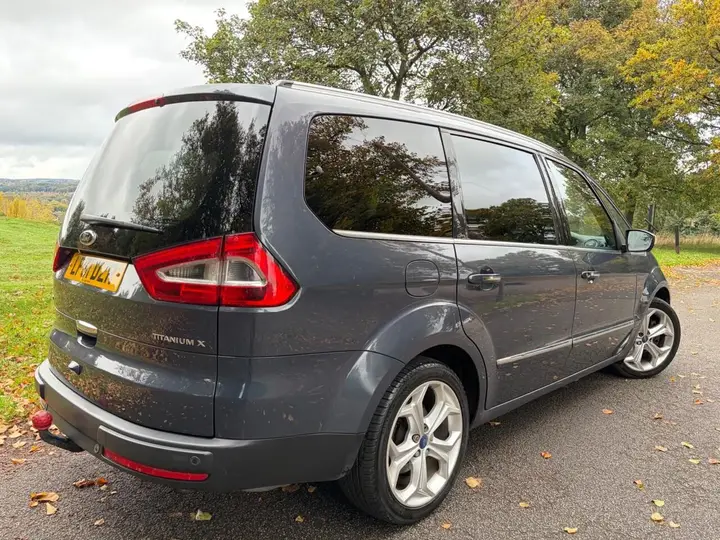 Ford Galaxy 2012 photo 5