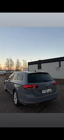 Volkswagen Passat 2022 photo 2