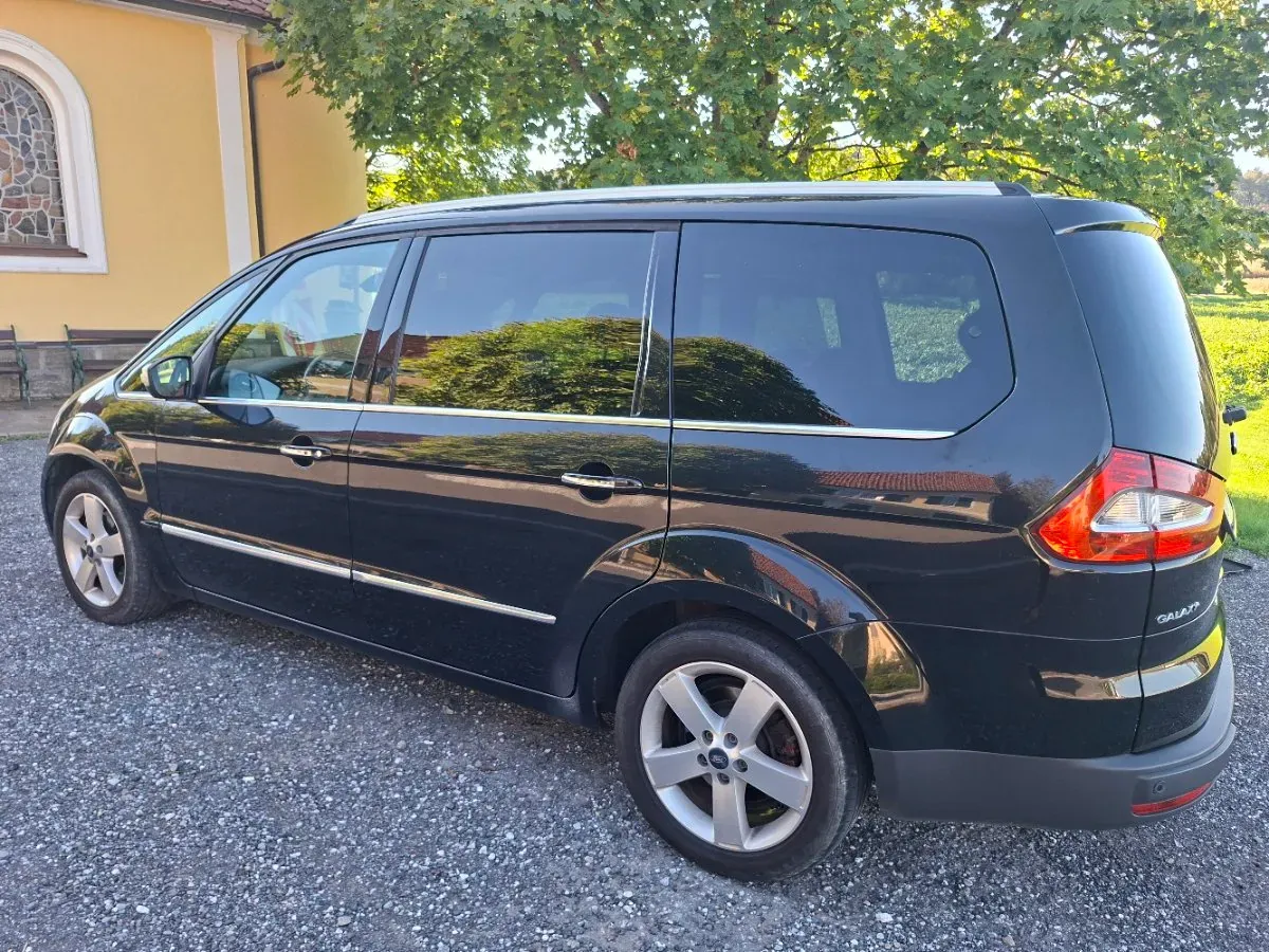 Ford Galaxy 2011 photo 3