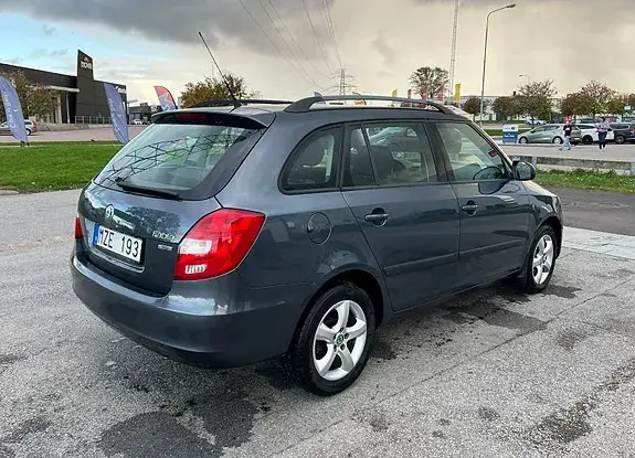 Skoda Fabia 2013 photo 4