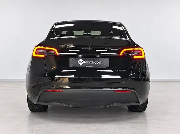 Tesla Model Y 2023 photo 5