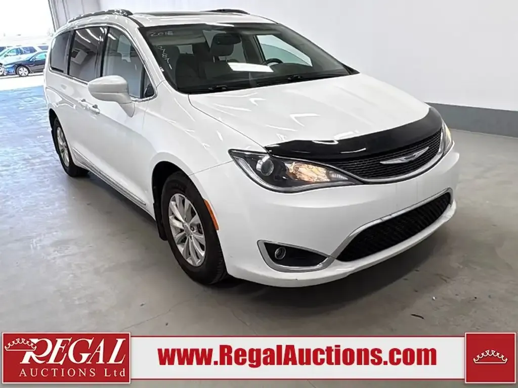 Chrysler Pacifica 2018 photo 2