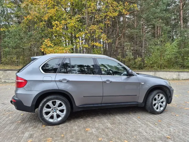 BMW X5 2008 photo 2