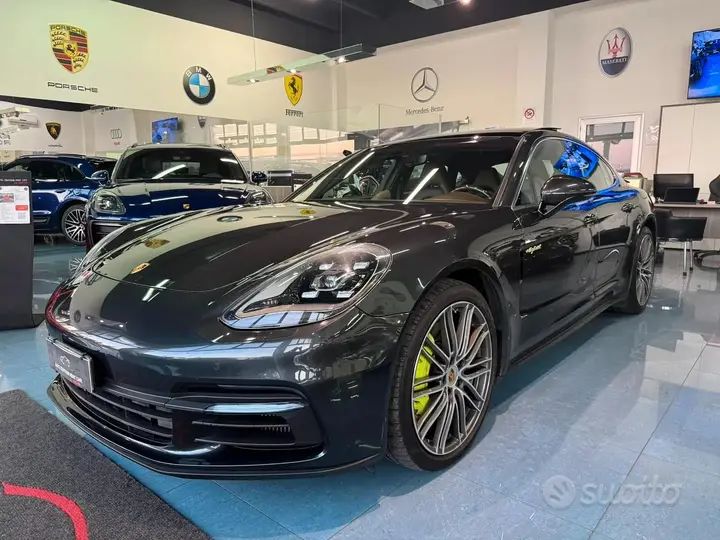 Porsche Panamera 2018 photo 2