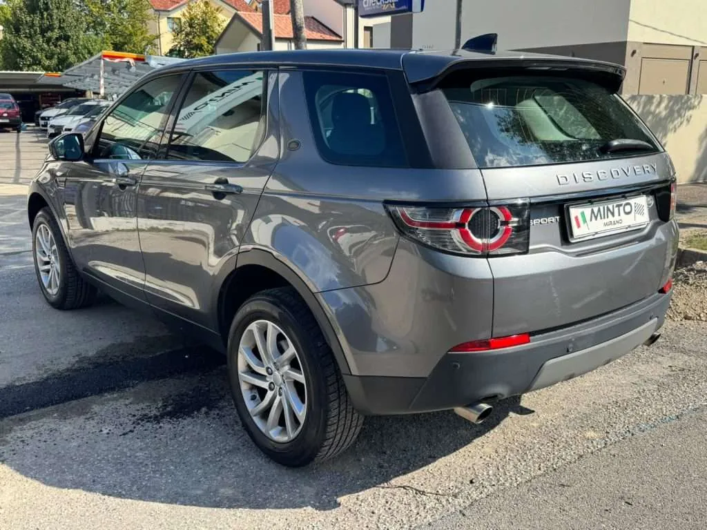Land Rover Discovery Sport 2018 photo 2