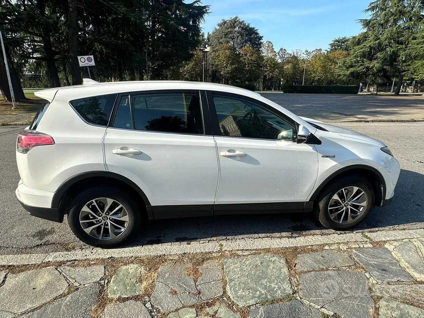 Toyota Rav4 2016 photo 2