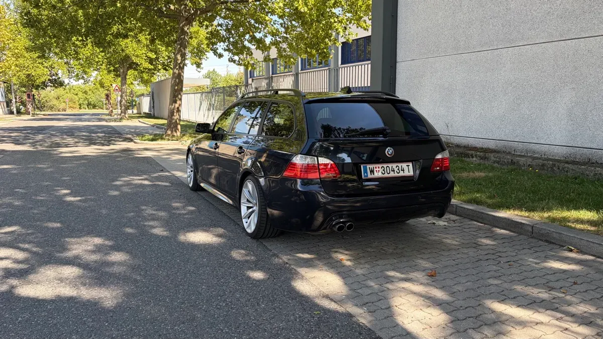 BMW 5 Series 2005 photo 2