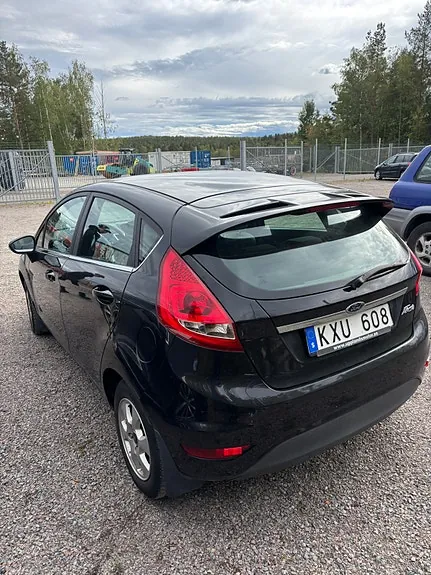 Ford Fiesta 2011 photo 4