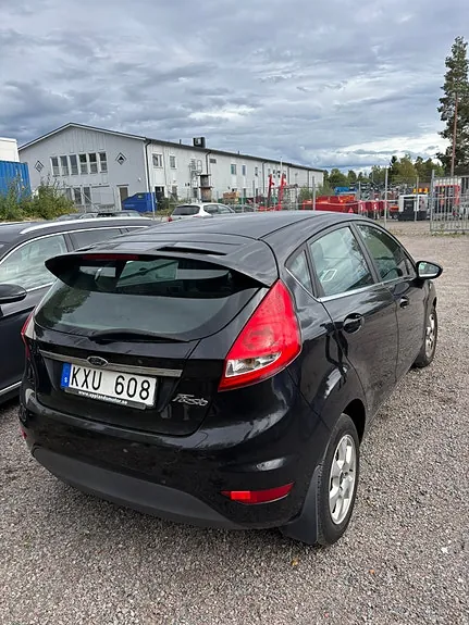 Ford Fiesta 2011 photo 3