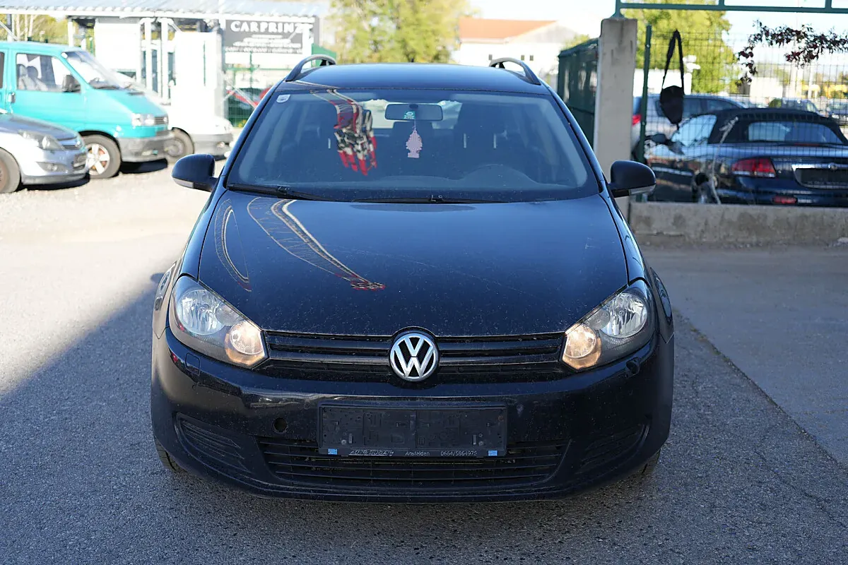 Volkswagen Golf Variant 2010 photo 2