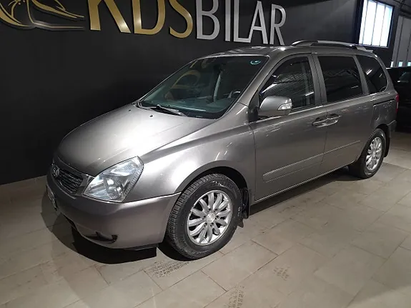Kia Carnival 2011 photo 2