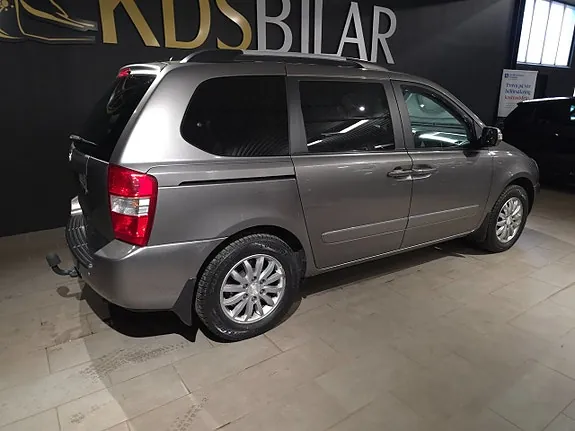 Kia Carnival 2011 photo 5